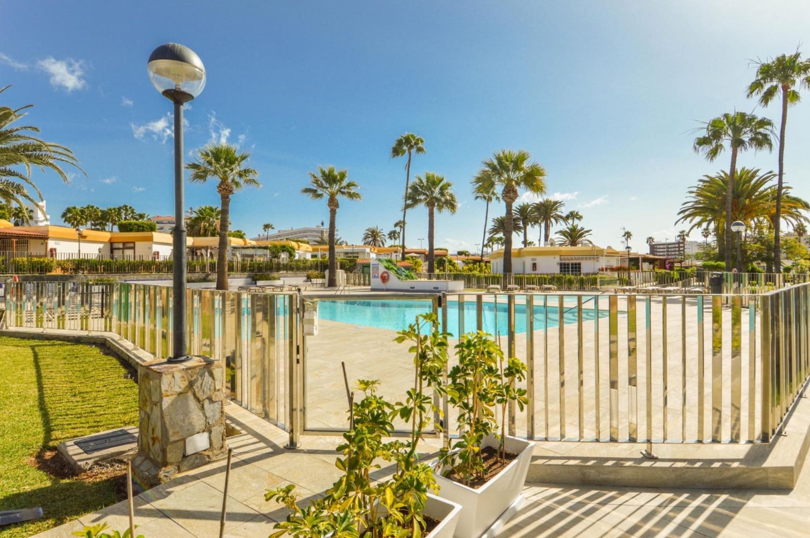 2 Zimmer Bungalow zu verkaufen in Playa del Ingles mit Pool - 485.000 € (Ref: 9602802)