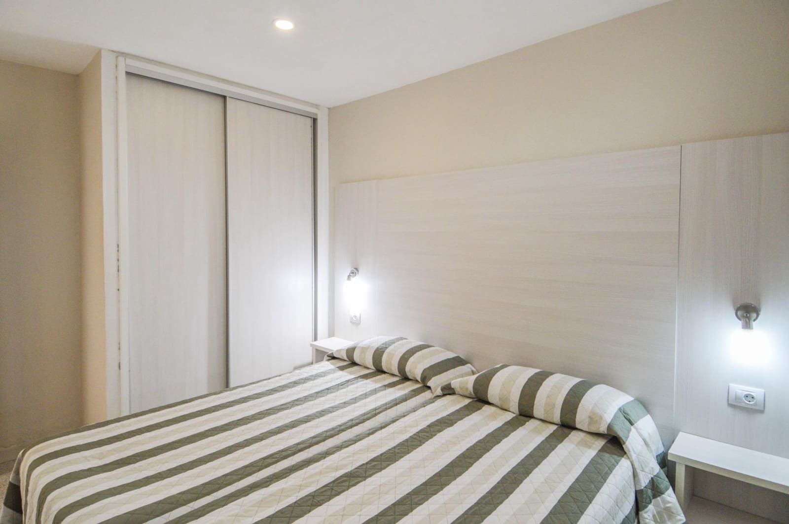 1 Zimmer Apartment zu verkaufen in Playa del Ingles mit Pool - 235.000 € (Ref: 9602804)