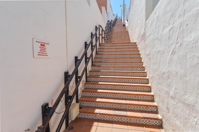 3 slaapkamer Appartement te koop in Puerto Rico, Mogán met zwembad - € 337.500 (Ref: 9602805)