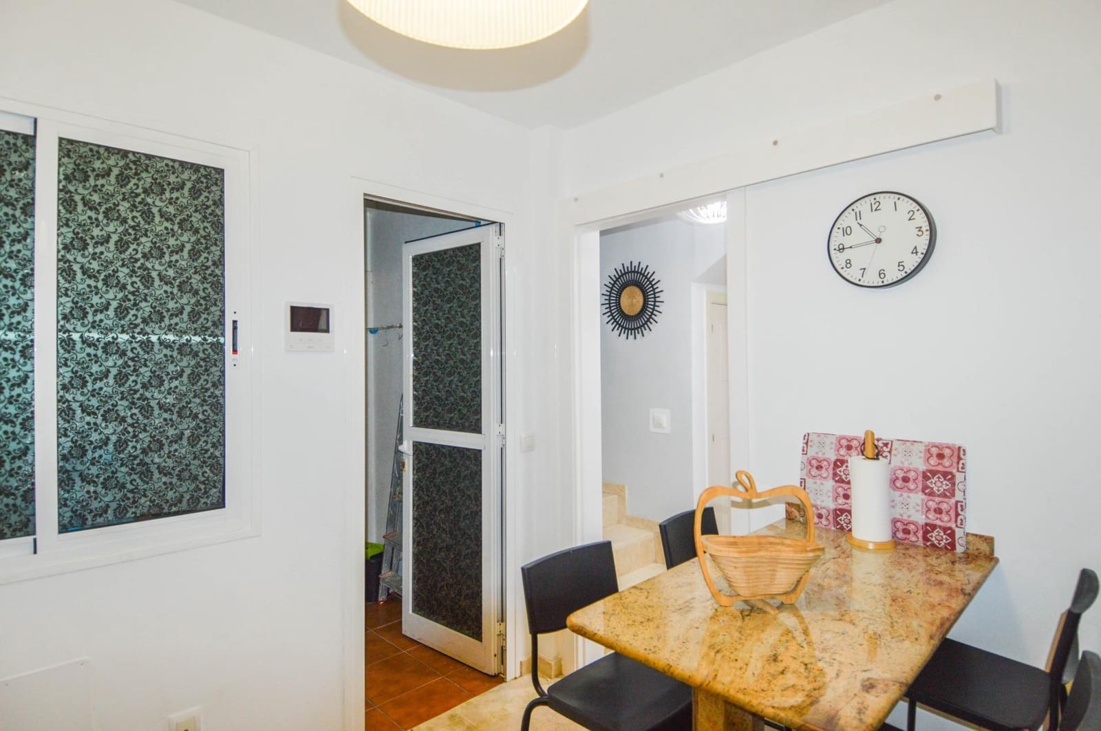 2 soverom Leilighet til leie i Mogan med svømmebasseng garasje - € 1 400 (Ref: 9602806)