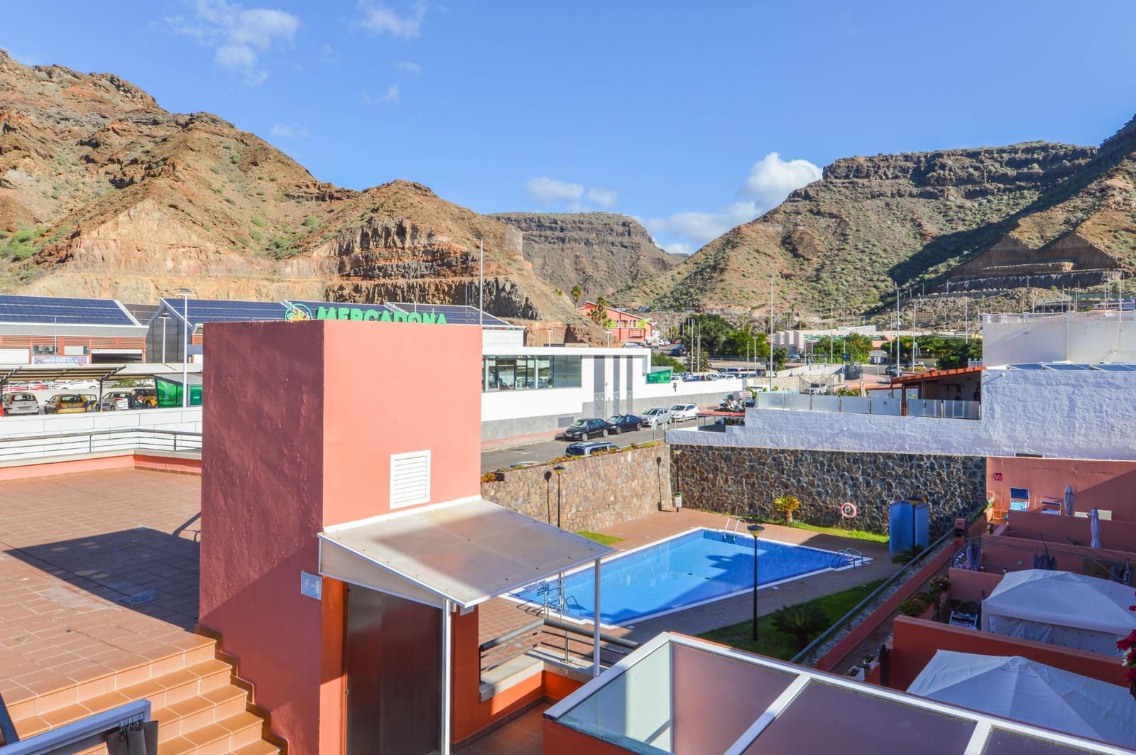 2 soverom Leilighet til leie i Mogan med svømmebasseng garasje - € 1 400 (Ref: 9602806)