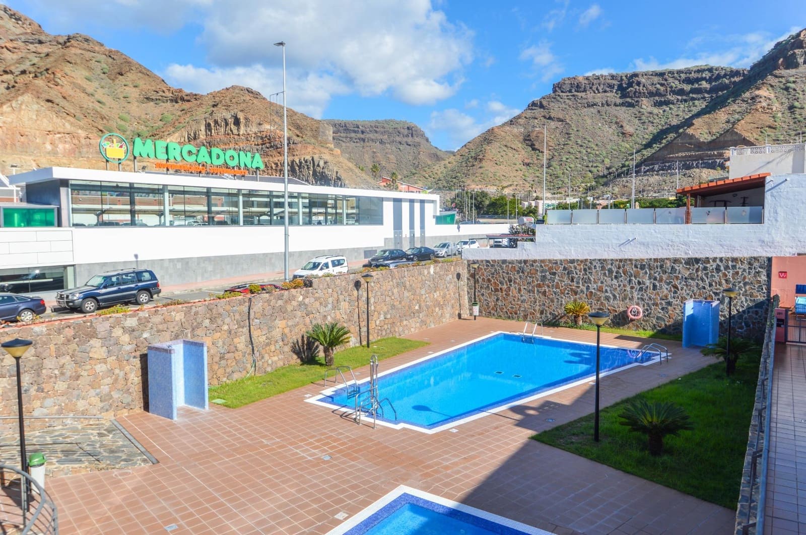 2 soverom Leilighet til leie i Mogan med svømmebasseng garasje - € 1 400 (Ref: 9602806)