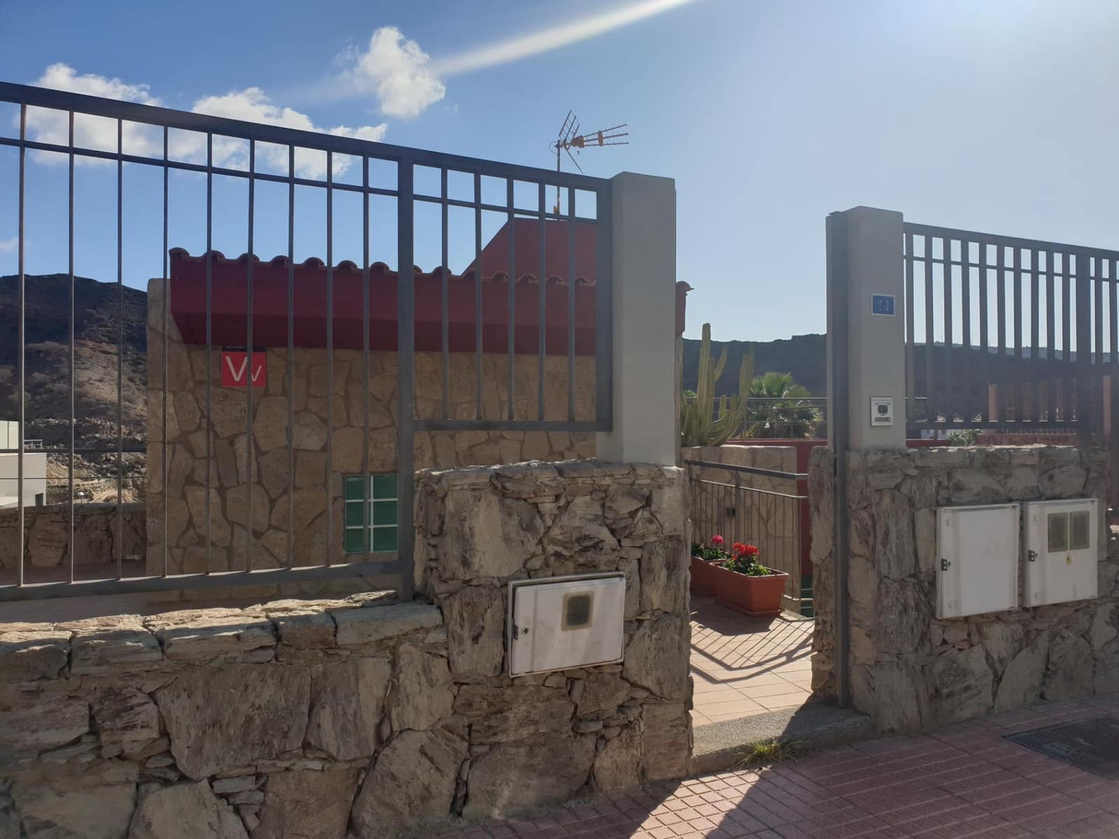 4 Zimmer Villa zu verkaufen in Mogan mit Pool - 759.000 € (Ref: 9602813)