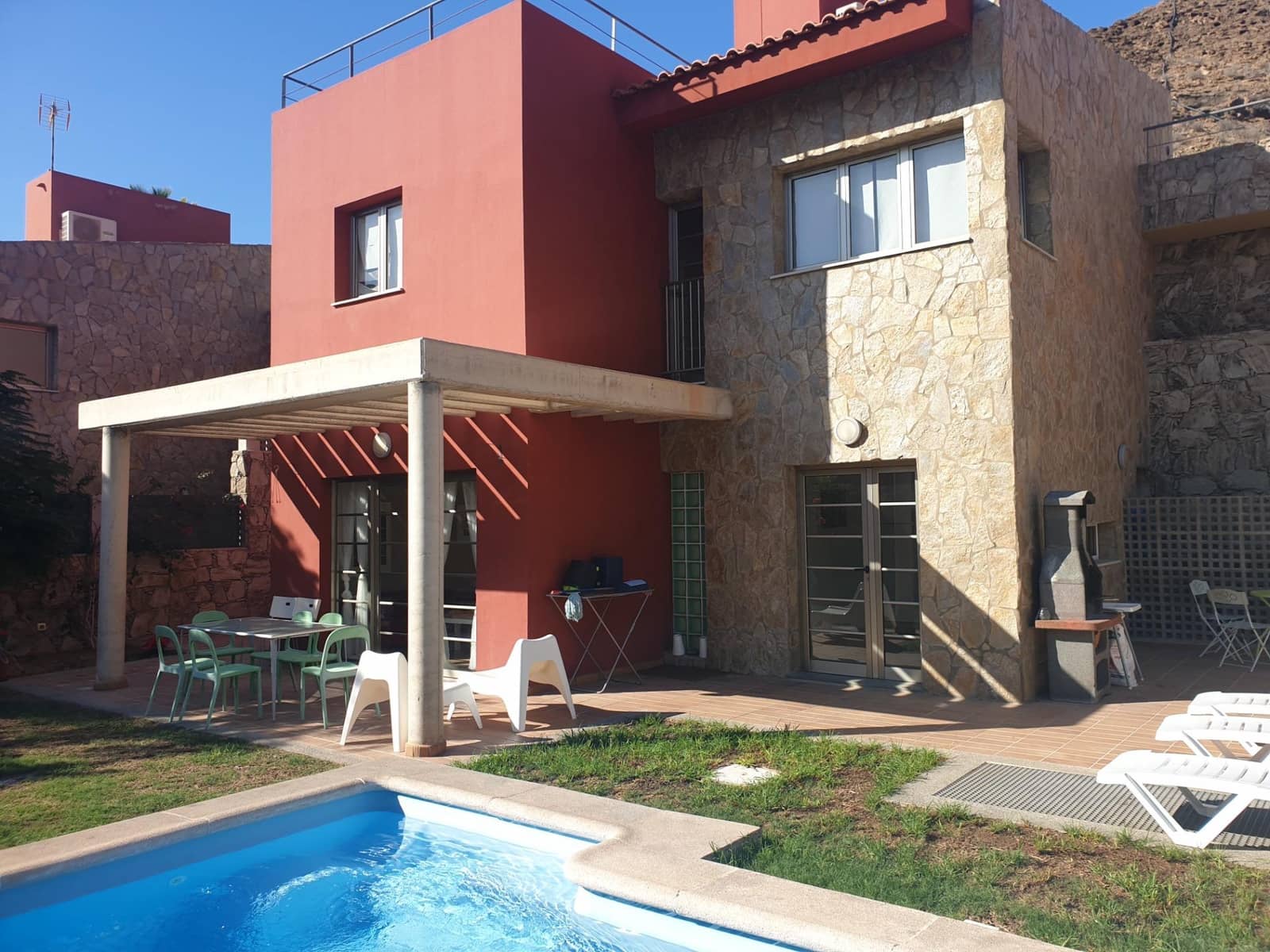 4 Zimmer Villa zu verkaufen in Mogan mit Pool - 759.000 € (Ref: 9602813)