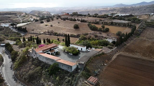 6 makuuhuone Maalaistalo myytävänä paikassa Telde - 12 000 000 € (Ref: 9602814)