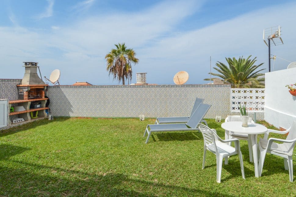 2 soverom Leilighet til leie i Mogan med svømmebasseng garasje - € 1 350 (Ref: 9602815)