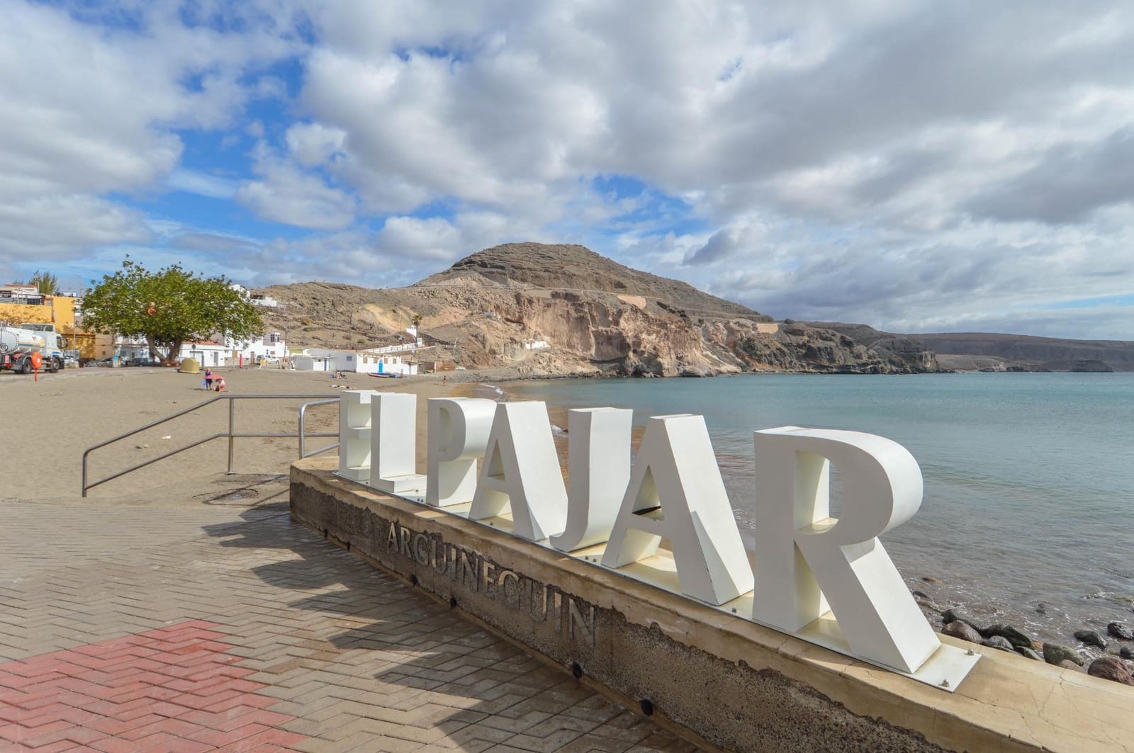 4 bedroom Finca/Country House for sale in San Bartolome de Tirajana - € 365,000 (Ref: 9645142)