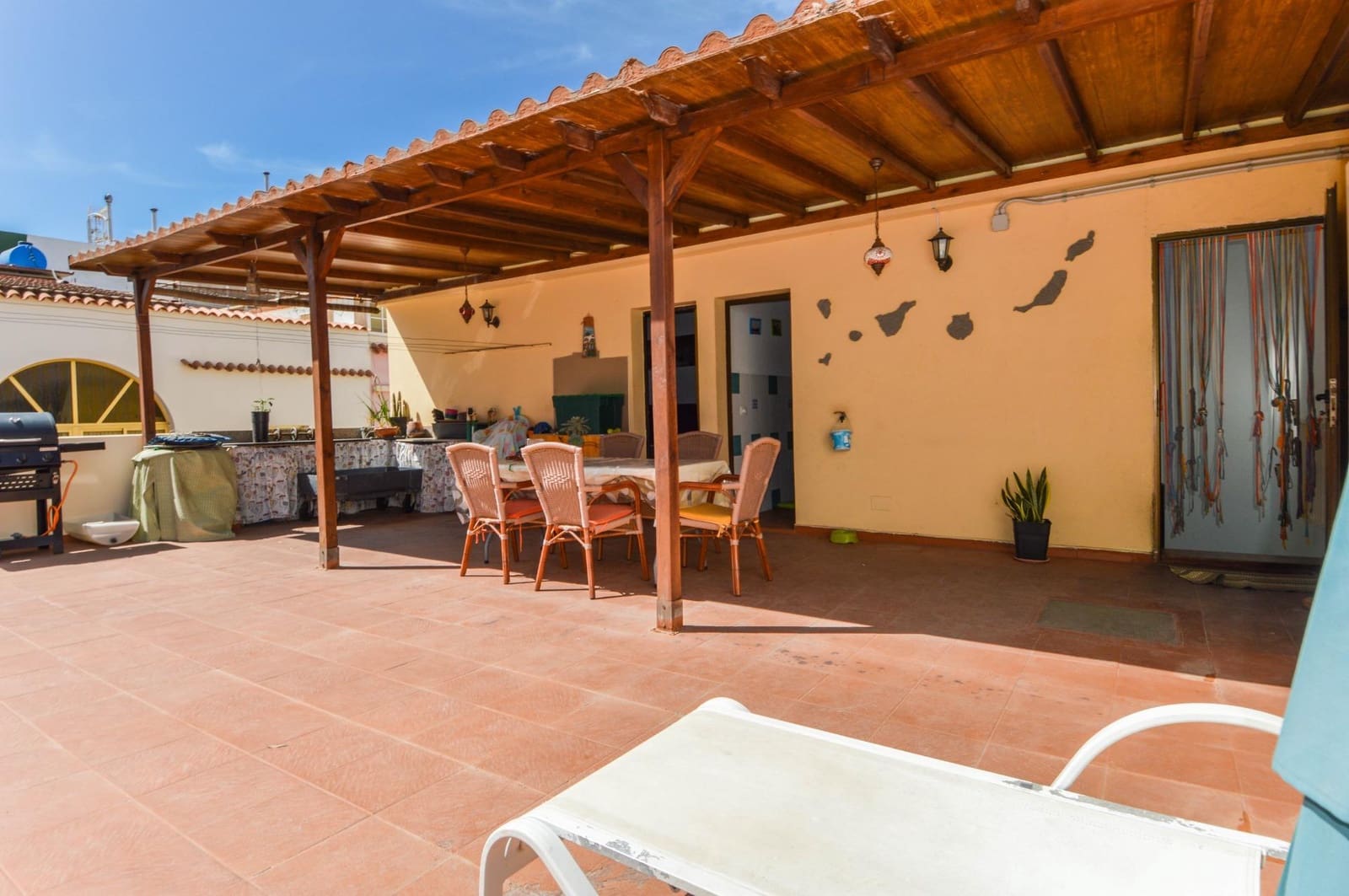 4 bedroom Finca/Country House for sale in San Bartolome de Tirajana - € 365,000 (Ref: 9645142)