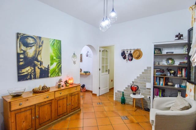 4 bedroom Finca/Country House for sale in San Bartolomé de Tirajana - € 365,000 (Ref: 9645142)