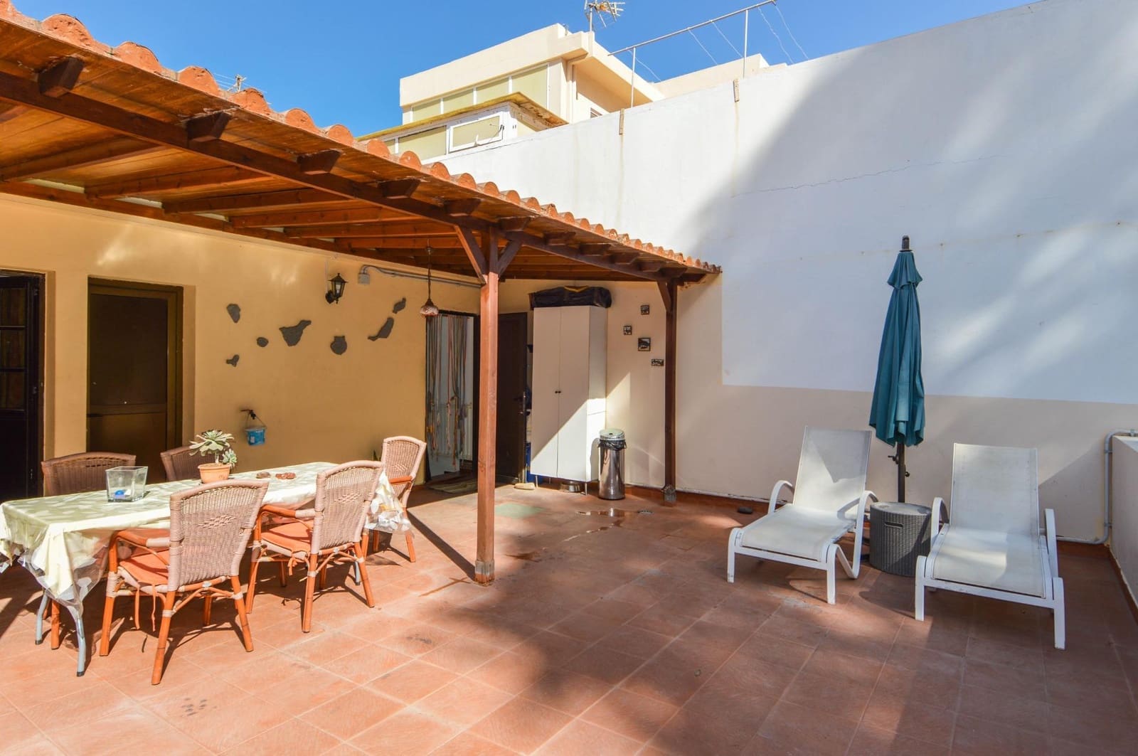 4 bedroom Finca/Country House for sale in San Bartolome de Tirajana - € 365,000 (Ref: 9645142)