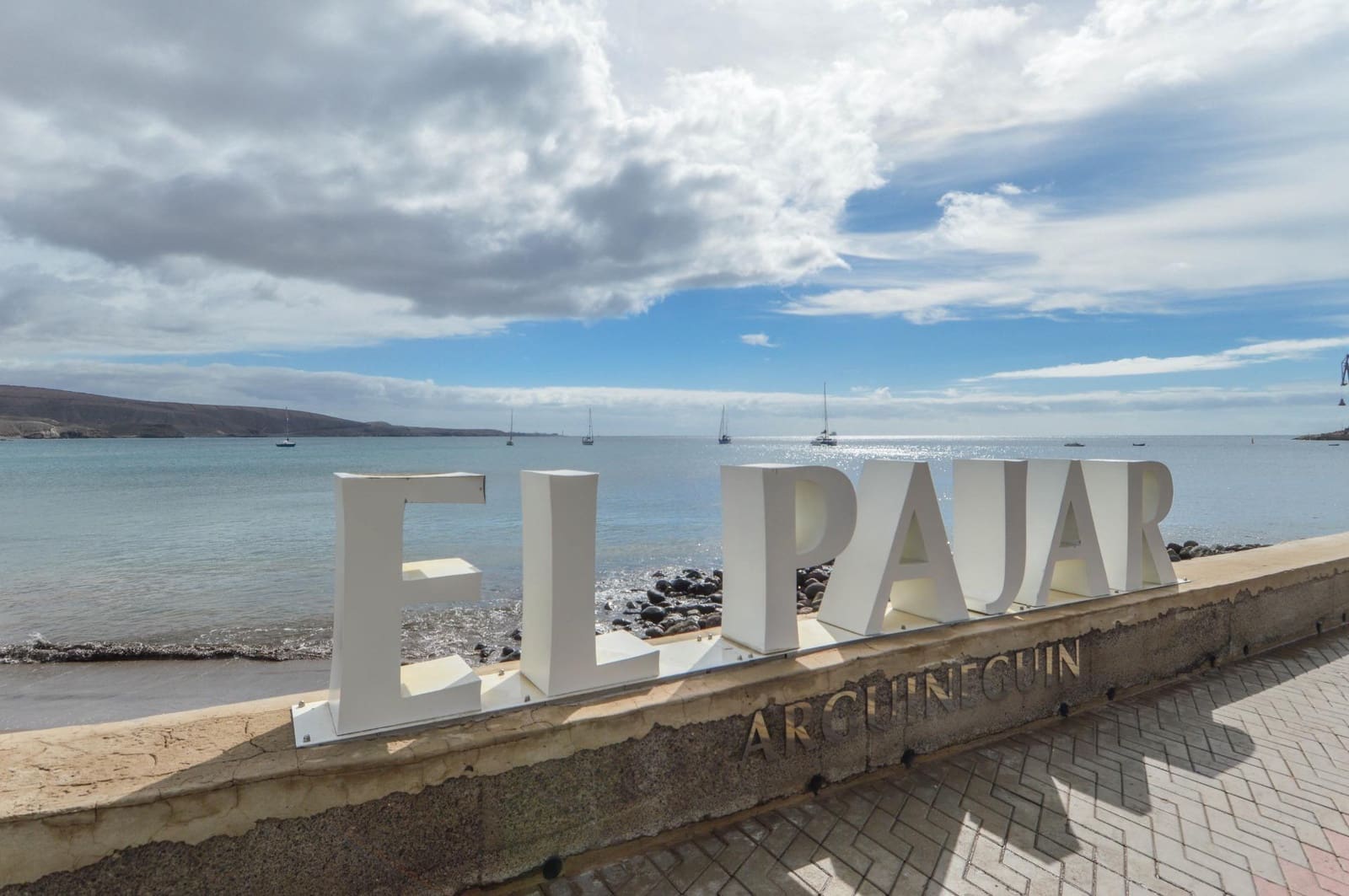 4 bedroom Finca/Country House for sale in San Bartolome de Tirajana - € 365,000 (Ref: 9645142)