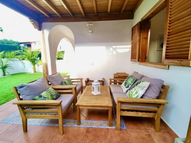 3 bedroom Bungalow for rent in Playa del Inglés, San Bartolomé de Tirajana with pool garage - € 1,800 (Ref: 9648284)