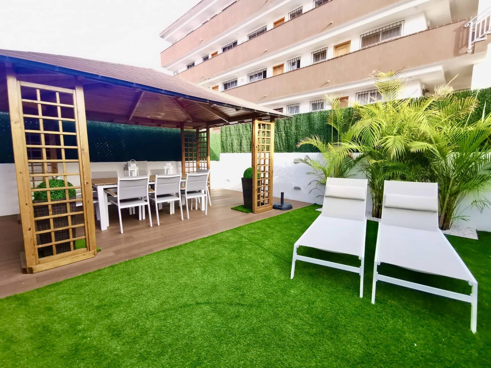 3 bedroom Bungalow for rent in Playa del Ingles with pool garage - € 1,800 (Ref: 9648284)