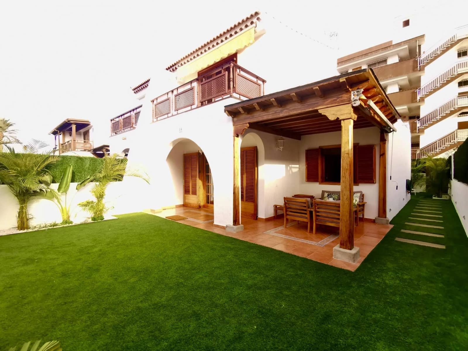 3 bedroom Bungalow for rent in Playa del Ingles with pool garage - € 1,800 (Ref: 9648284)