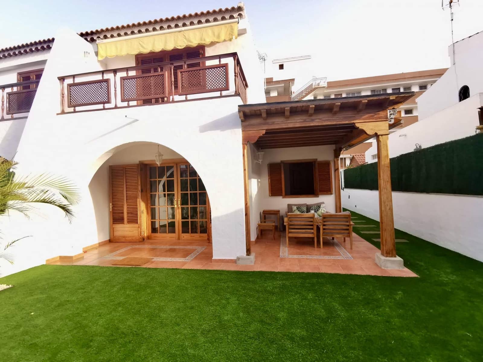 3 bedroom Bungalow for rent in Playa del Ingles with pool garage - € 1,800 (Ref: 9648284)