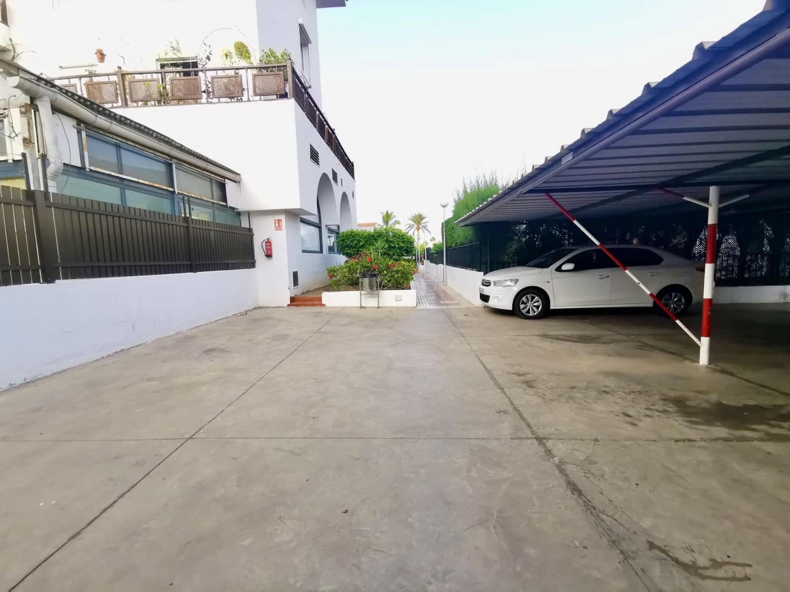 3 bedroom Bungalow for rent in Playa del Ingles with pool garage - € 1,800 (Ref: 9648284)