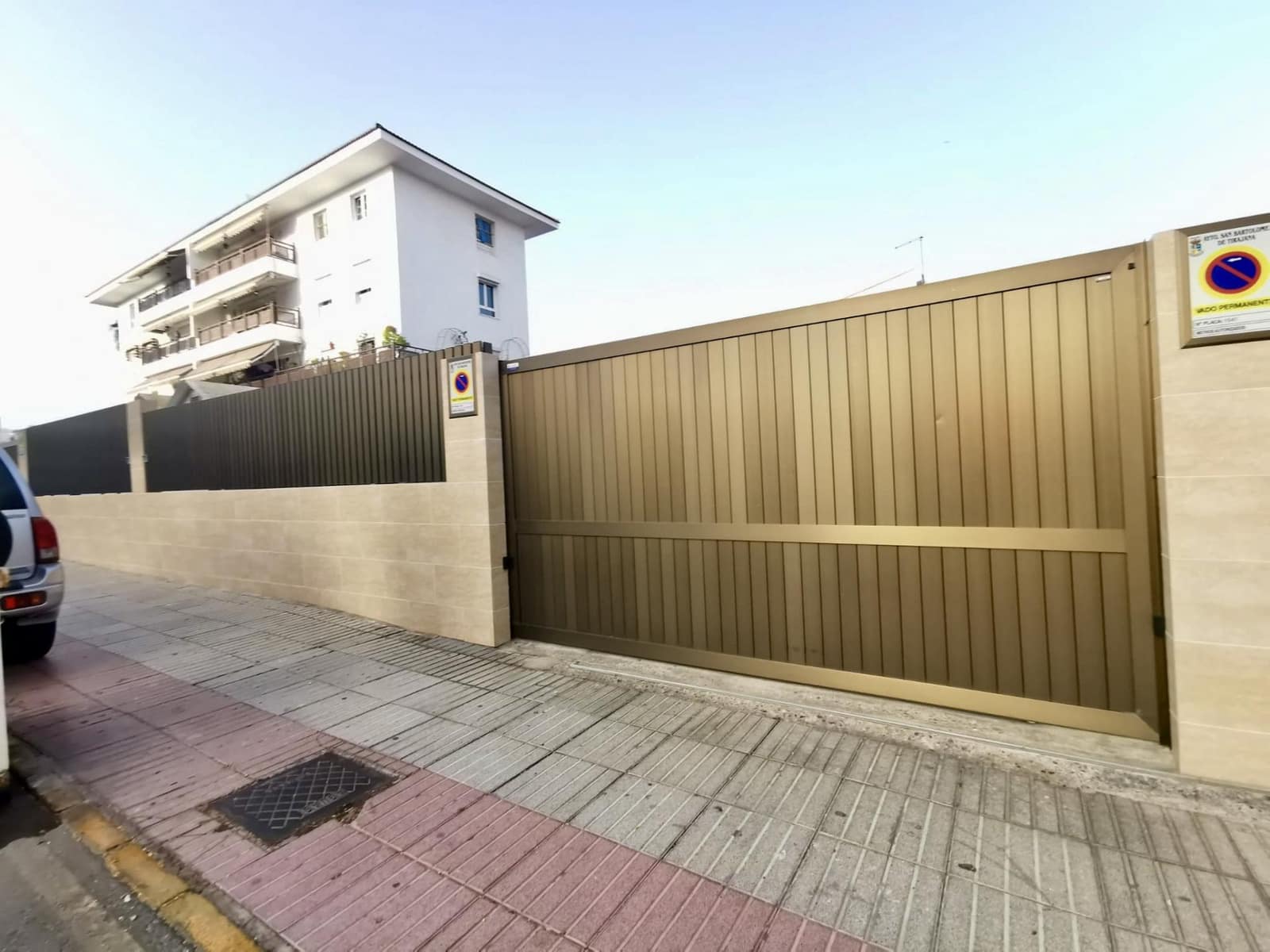 3 bedroom Bungalow for rent in Playa del Ingles with pool garage - € 1,800 (Ref: 9648284)