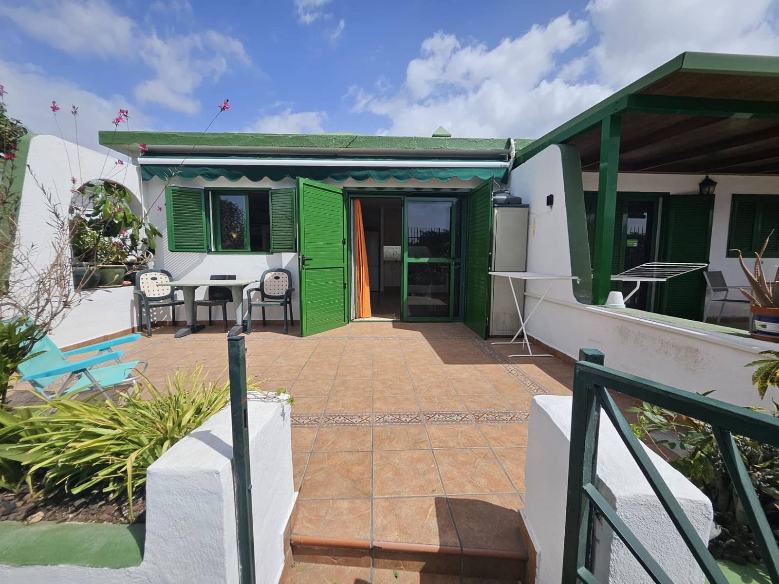 1 bedroom Bungalow for sale in San Bartolome de Tirajana with pool - € 239,000 (Ref: 9659531)