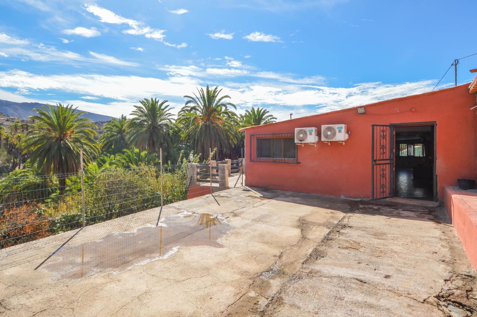 3 slaapkamer Finca/Landhuis te koop in Santa Lucia de Tirajana met zwembad - € 420.000 (Ref: 9659532)