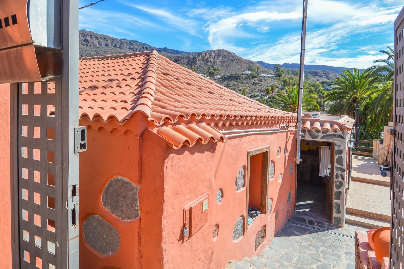 3 slaapkamer Finca/Landhuis te koop in Santa Lucia de Tirajana met zwembad - € 420.000 (Ref: 9659532)