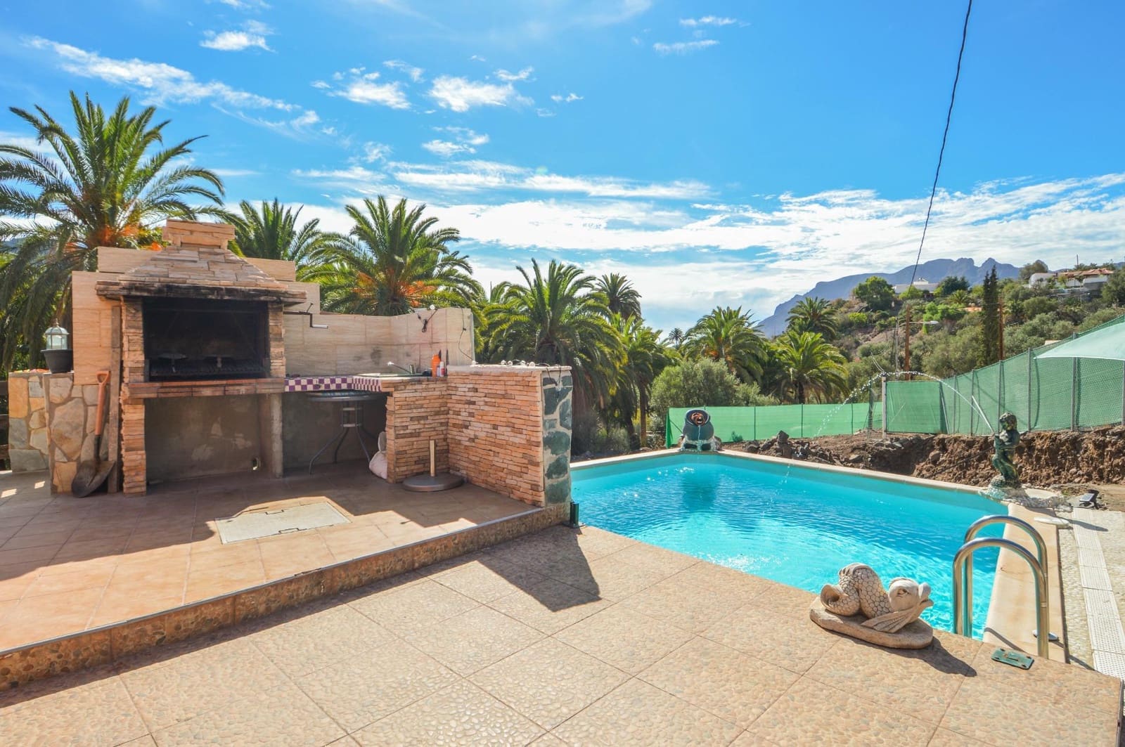 3 slaapkamer Finca/Landhuis te koop in Santa Lucia de Tirajana met zwembad - € 420.000 (Ref: 9659532)