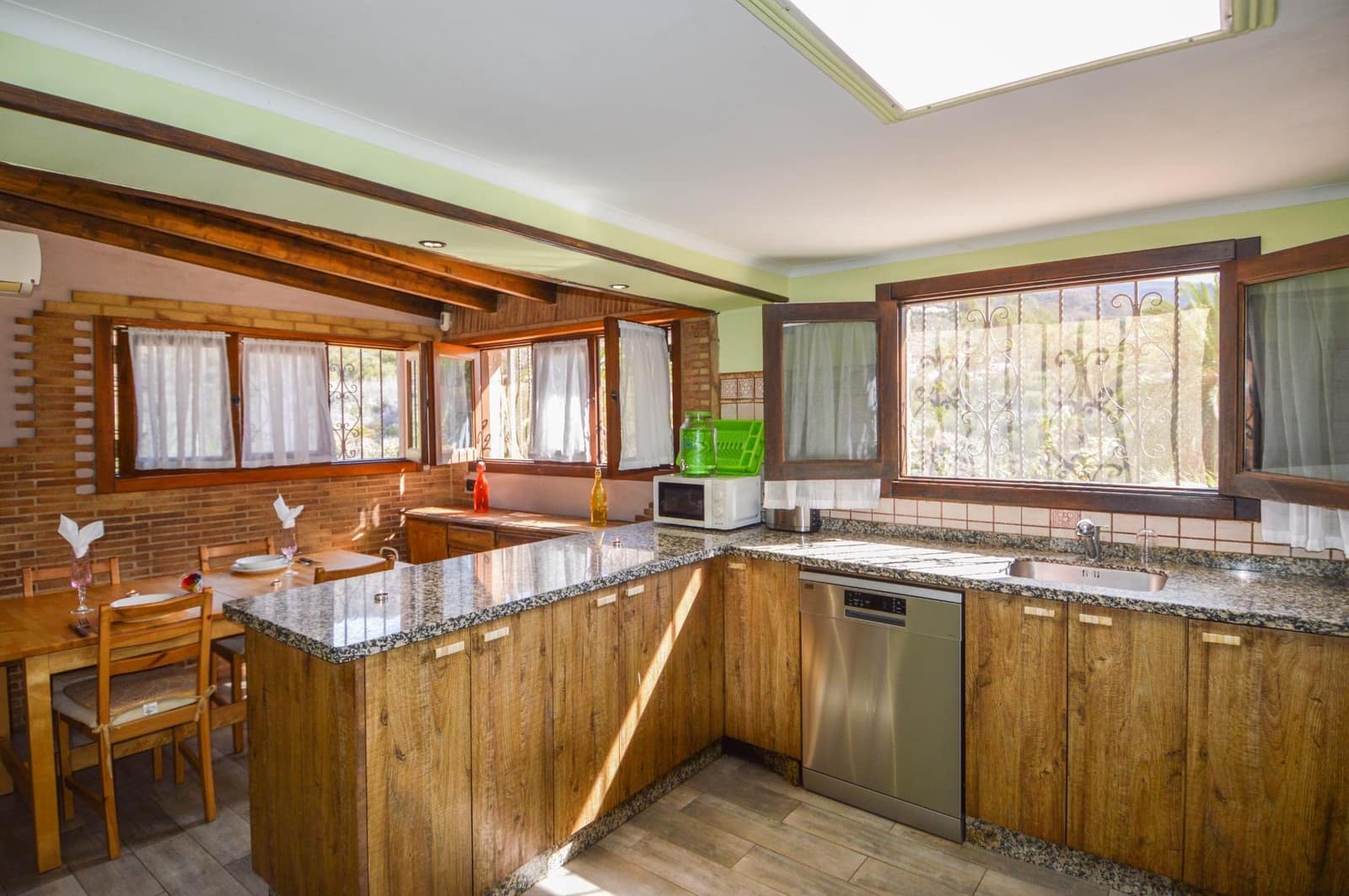 3 slaapkamer Finca/Landhuis te koop in Santa Lucia de Tirajana met zwembad - € 420.000 (Ref: 9659532)