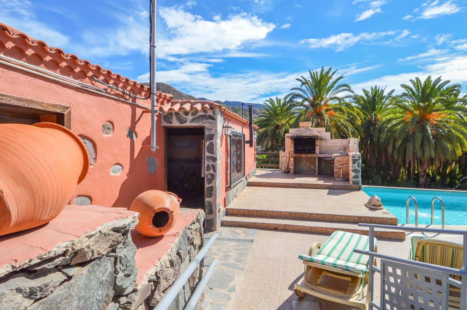 3 slaapkamer Finca/Landhuis te koop in Santa Lucia de Tirajana met zwembad - € 420.000 (Ref: 9659532)