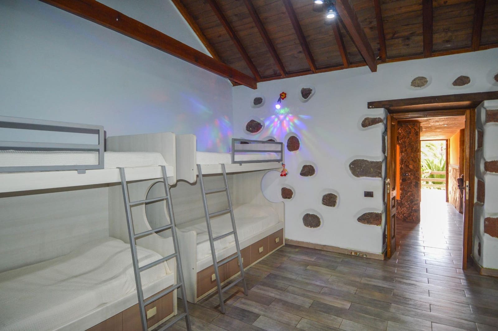 3 slaapkamer Finca/Landhuis te koop in Santa Lucia de Tirajana met zwembad - € 420.000 (Ref: 9659532)