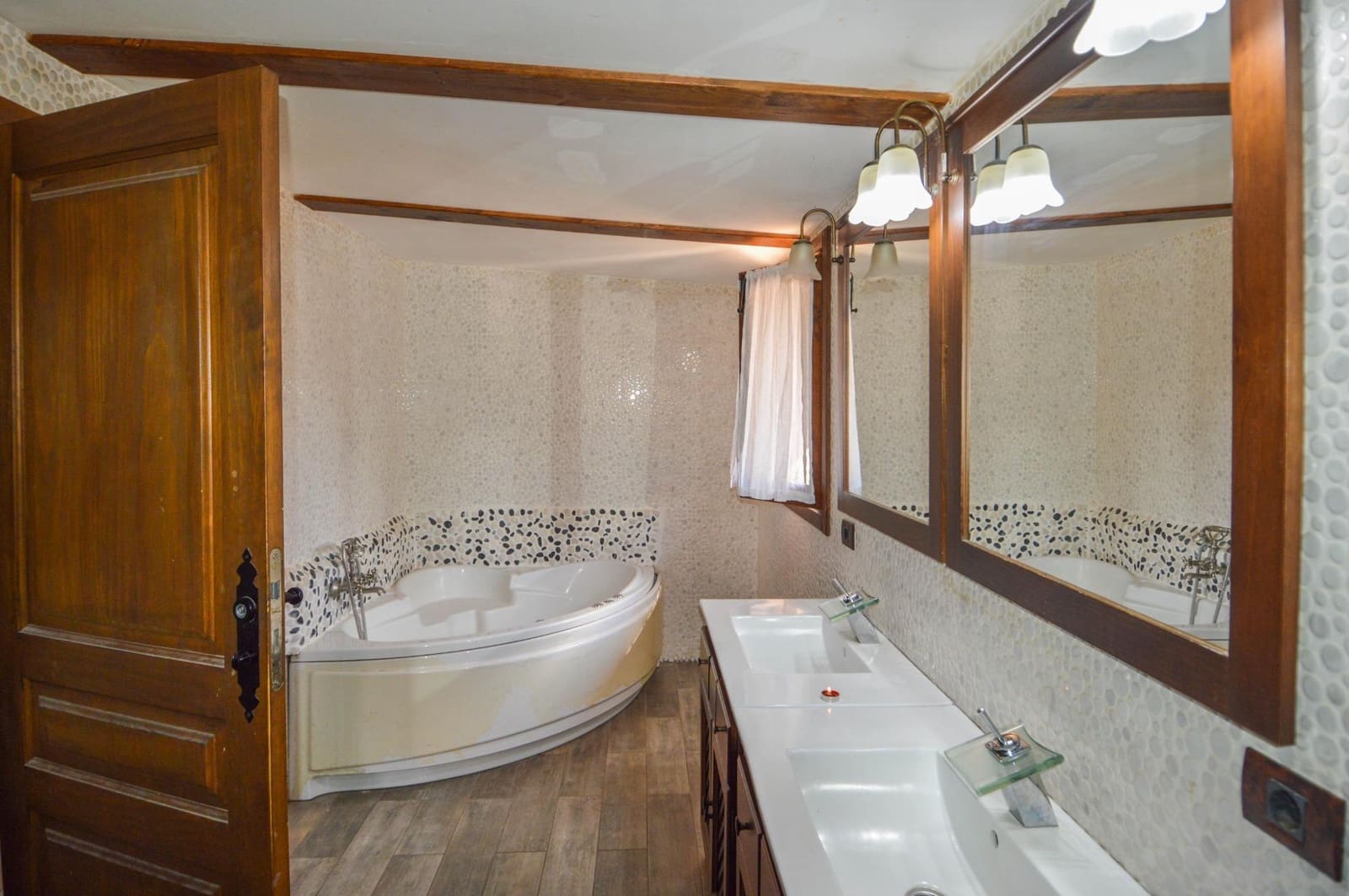 3 slaapkamer Finca/Landhuis te koop in Santa Lucia de Tirajana met zwembad - € 420.000 (Ref: 9659532)