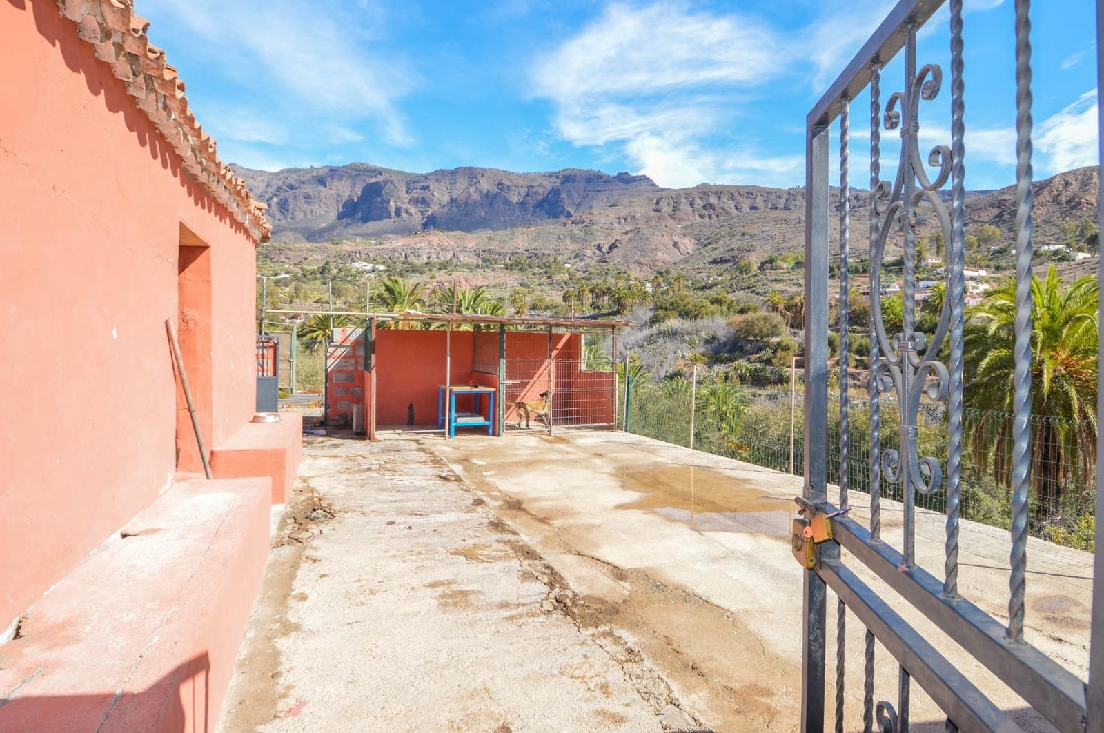 3 slaapkamer Finca/Landhuis te koop in Santa Lucia de Tirajana met zwembad - € 420.000 (Ref: 9659532)