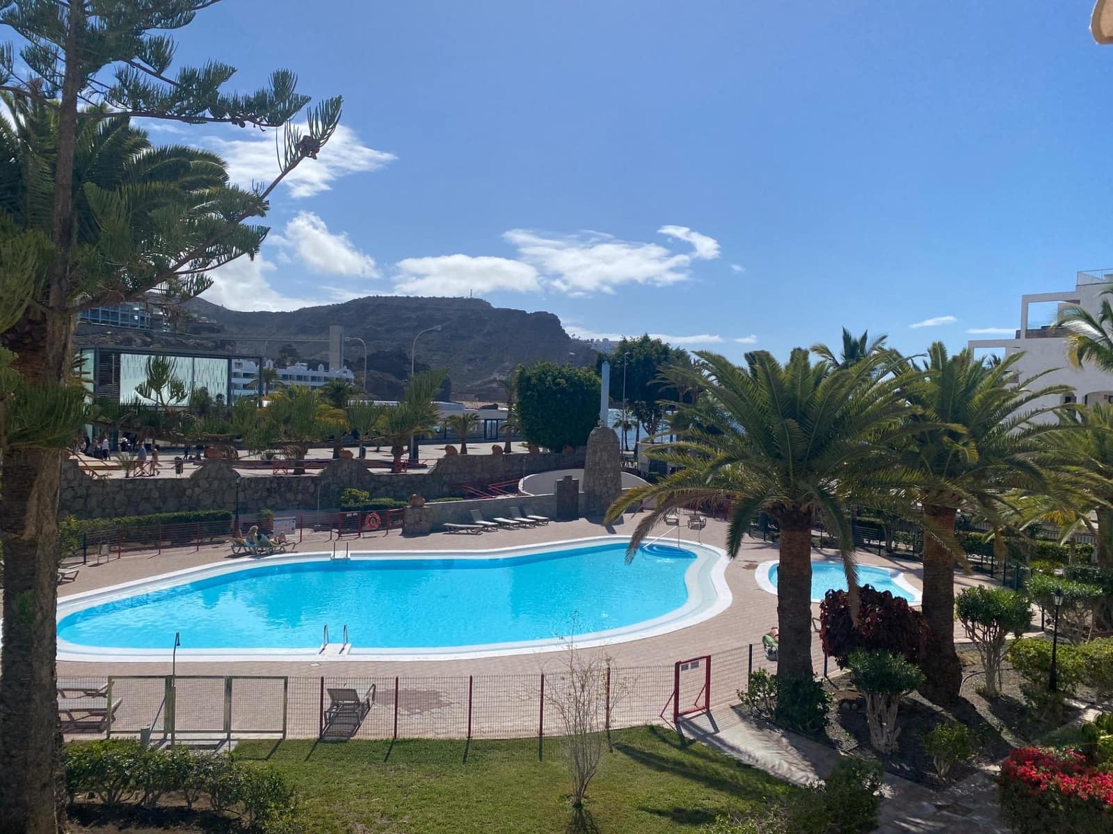 Apartamento de 2 habitaciones en Playa del Cura en venta con piscina - 365.000 € (Ref: 9670780)