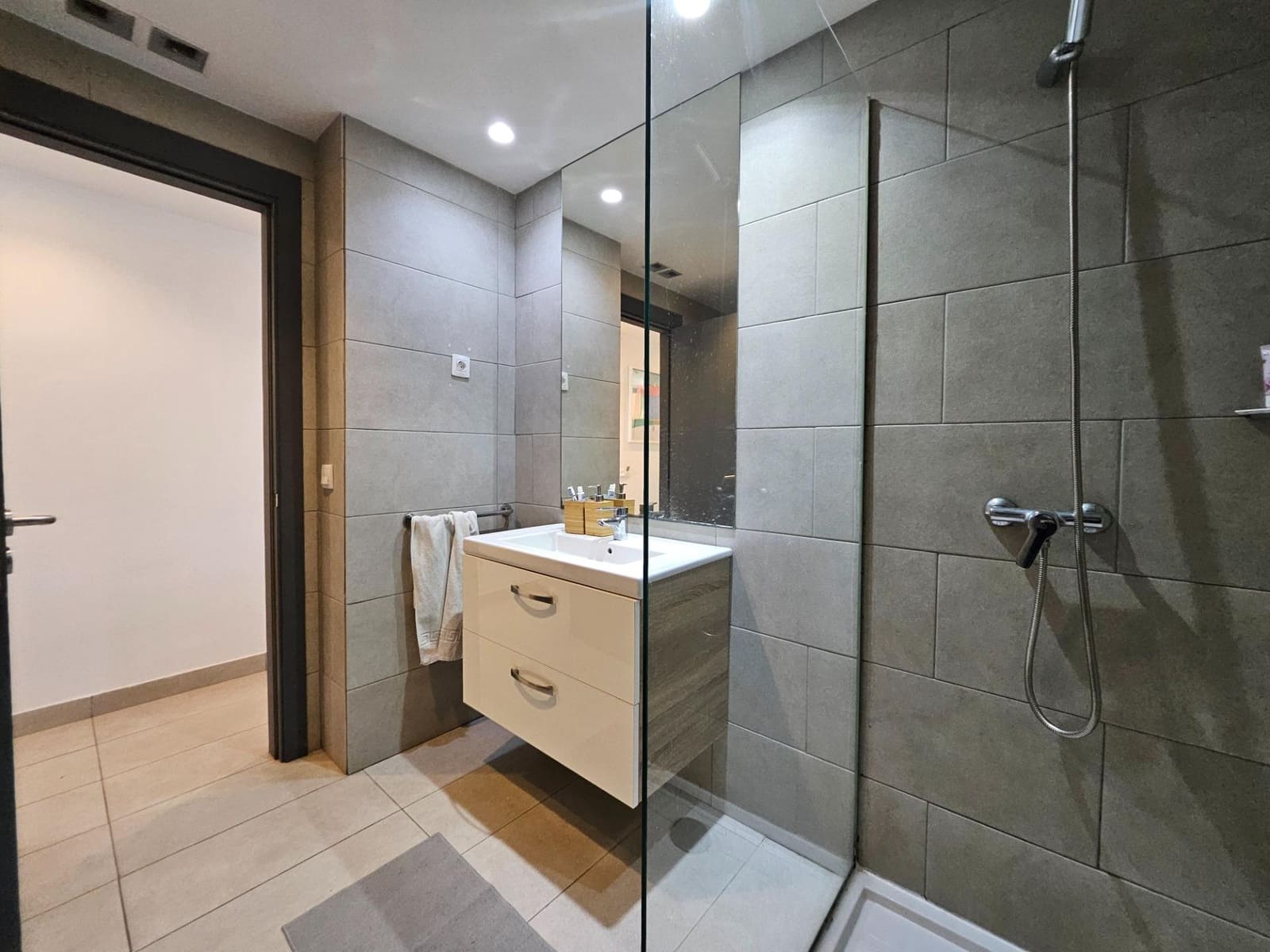 1 quarto Apartamento para arrendar em Playa del Ingles com piscina - 1 050 € (Ref: 9686556)