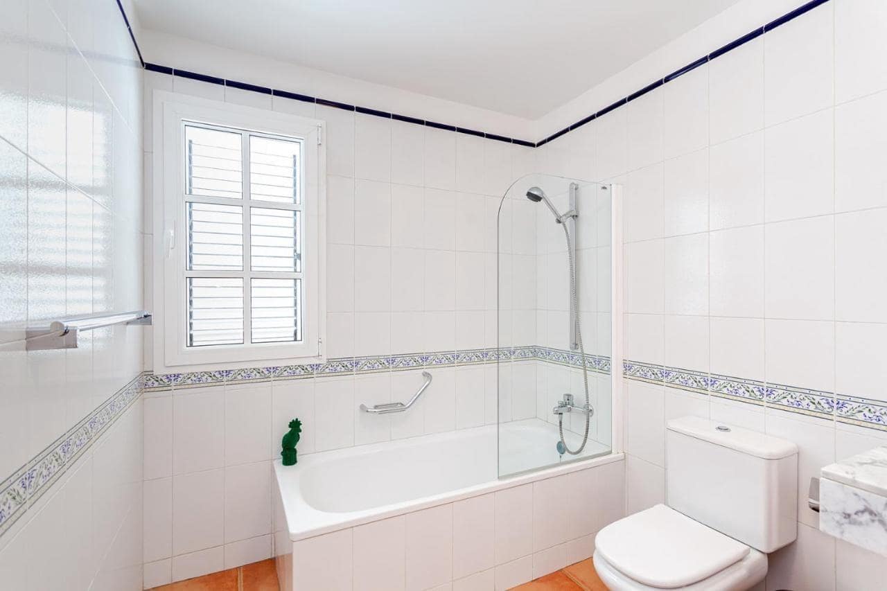 4 bedroom Villa for rent in Puerto Rico with pool garage - € 5,000 (Ref: 9755821)