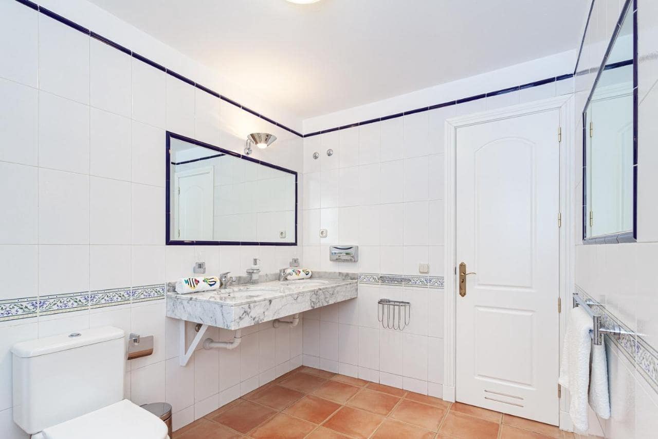 4 bedroom Villa for rent in Puerto Rico with pool garage - € 5,000 (Ref: 9755821)