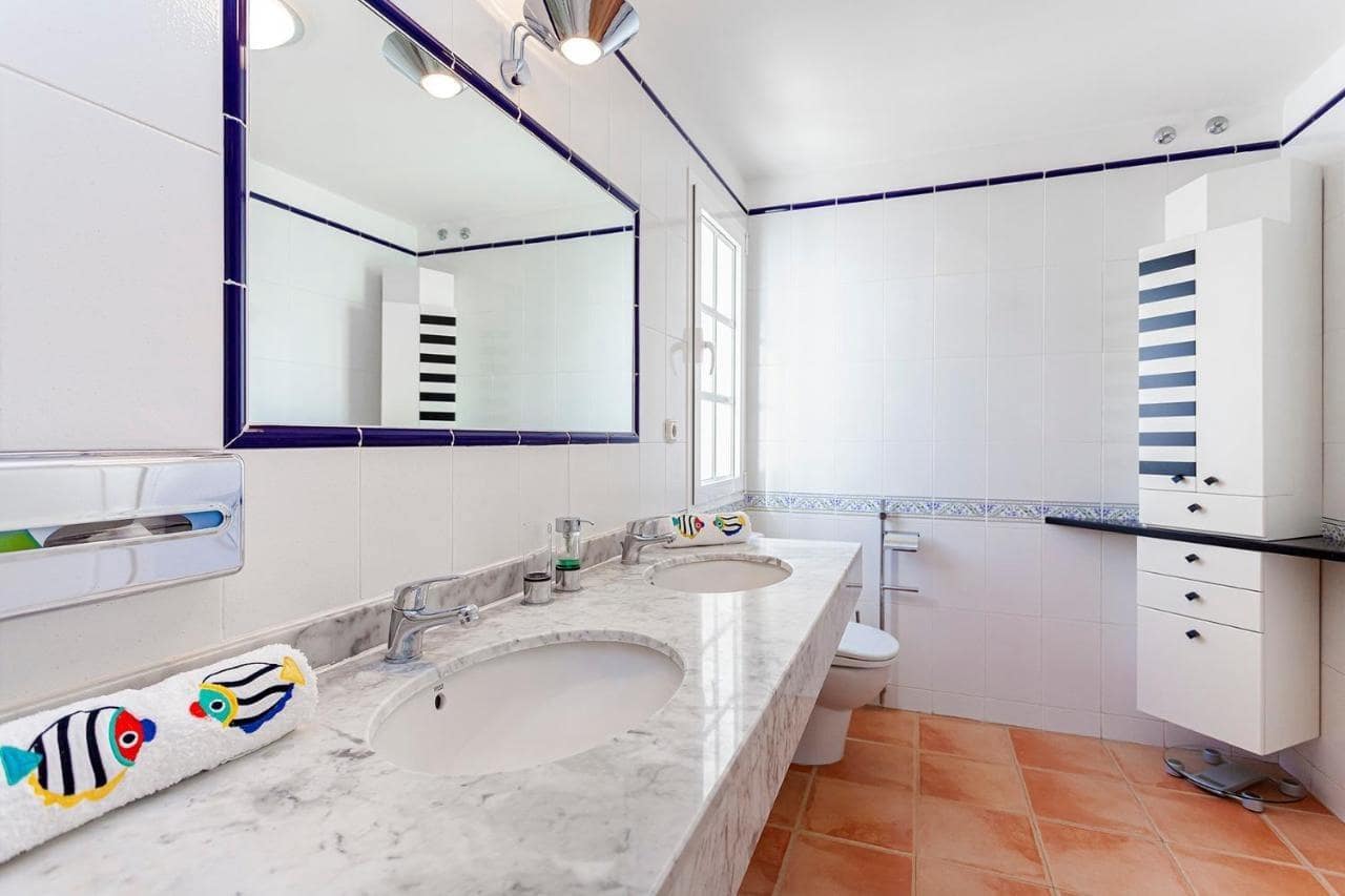 4 bedroom Villa for rent in Puerto Rico with pool garage - € 5,000 (Ref: 9755821)