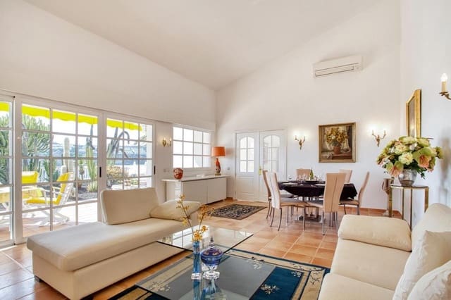 4 bedroom Villa for rent in Puerto Rico, Mogán with pool garage - € 5,000 (Ref: 9755821)