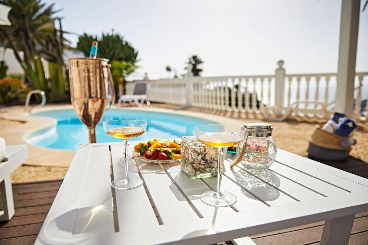 4 bedroom Villa for rent in Puerto Rico with pool garage - € 5,000 (Ref: 9755821)