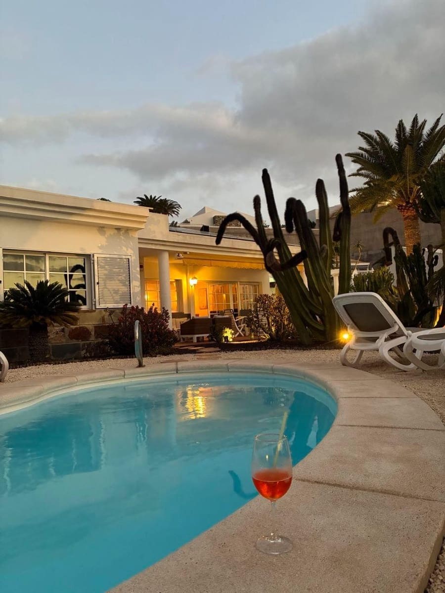 4 bedroom Villa for rent in Puerto Rico with pool garage - € 5,000 (Ref: 9755821)