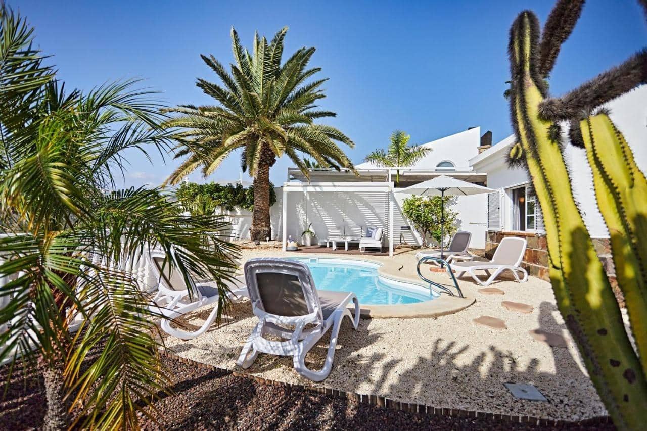 4 bedroom Villa for rent in Puerto Rico with pool garage - € 5,000 (Ref: 9755821)