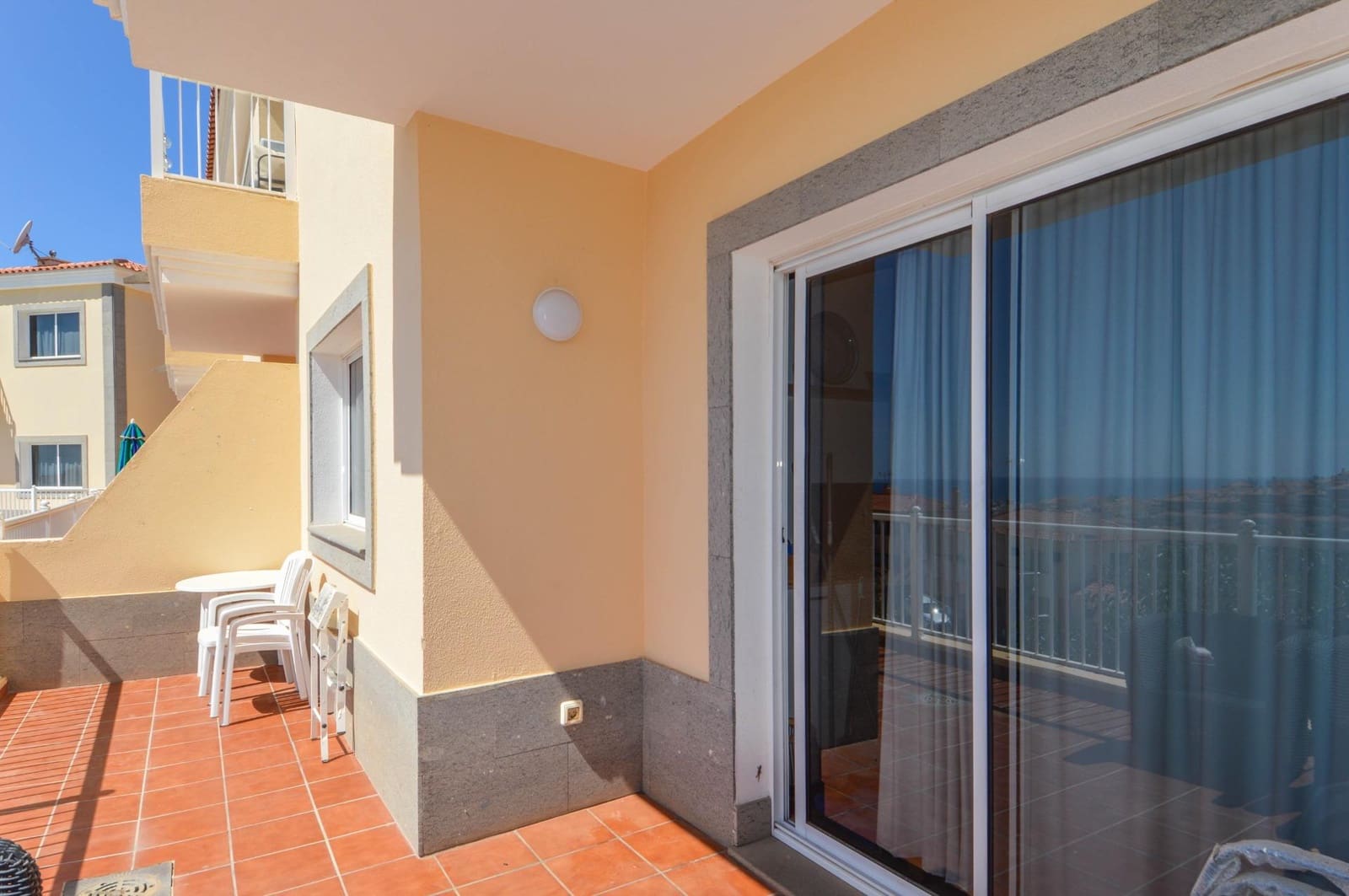 2 bedroom Apartment for sale in Arguineguin with pool garage - € 320,000 (Ref: 9773188)