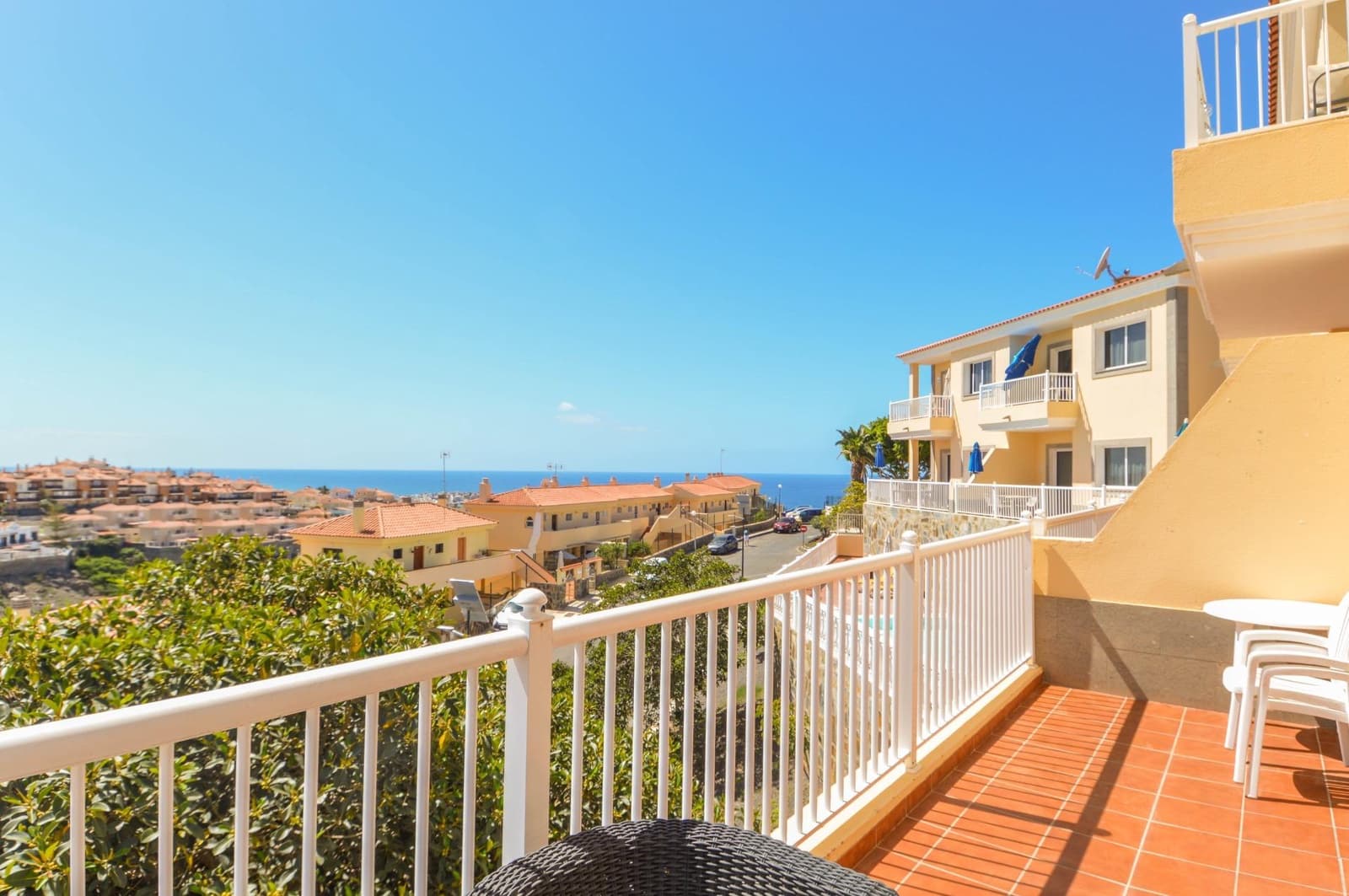 2 bedroom Apartment for sale in Arguineguin with pool garage - € 320,000 (Ref: 9773188)