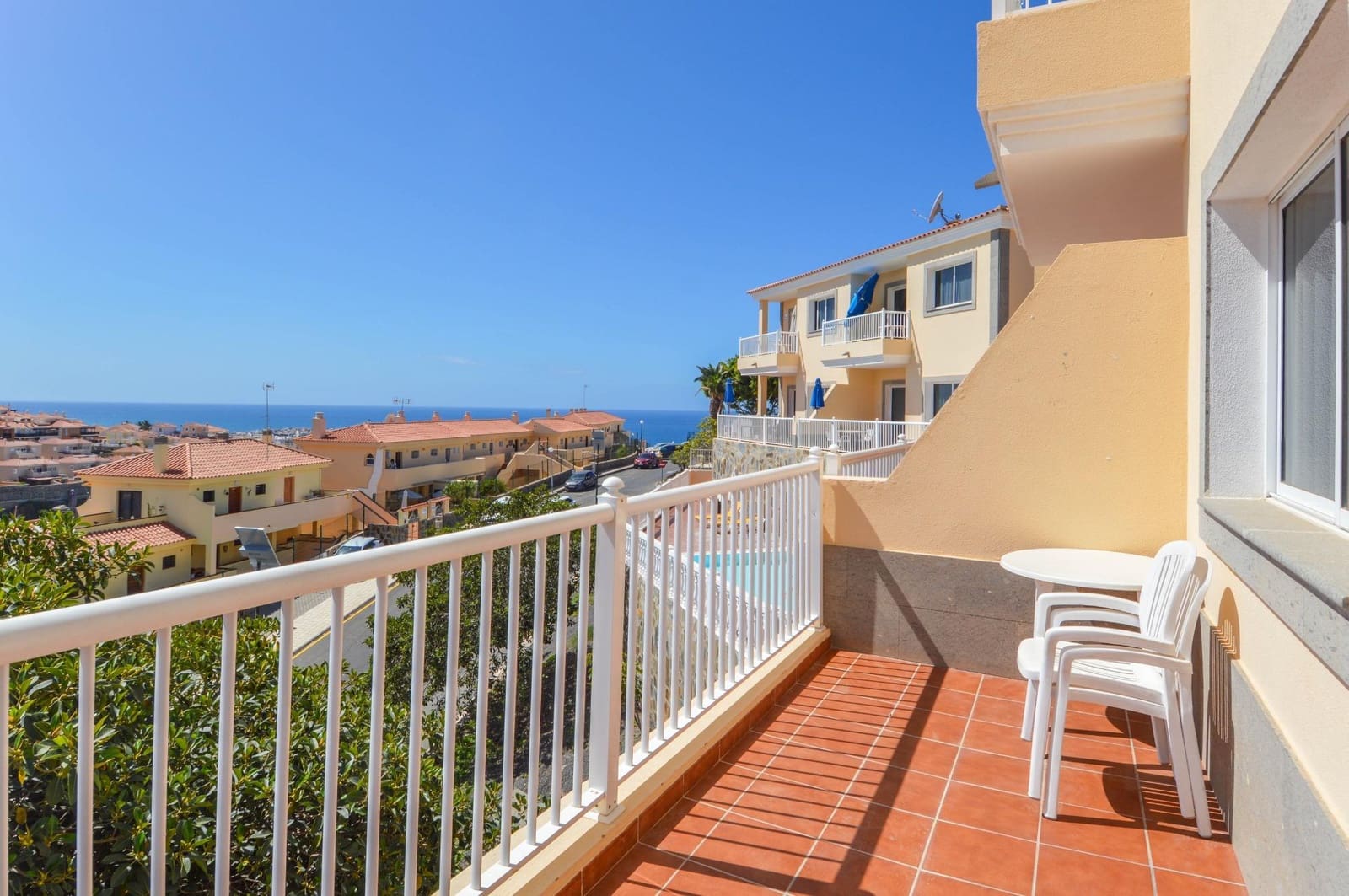 2 bedroom Apartment for sale in Arguineguin with pool garage - € 320,000 (Ref: 9773188)