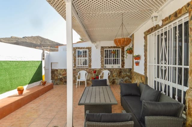 2 bedroom Bungalow for rent in Mogán with pool - € 1,000 (Ref: 9791158)