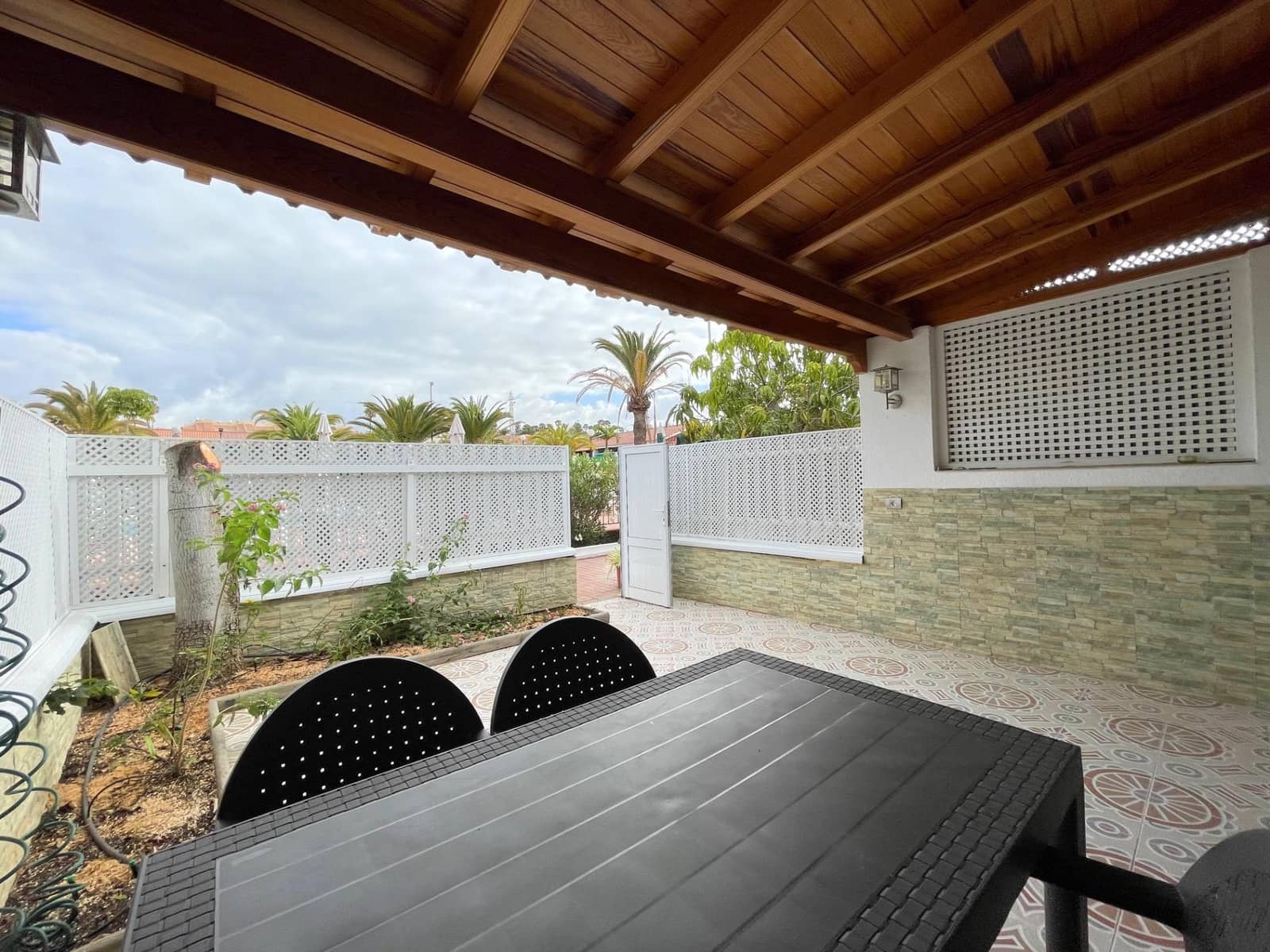 Bungalow de 1 habitación en Sonneland en alquiler con piscina - 1.400 € (Ref: 9797236)