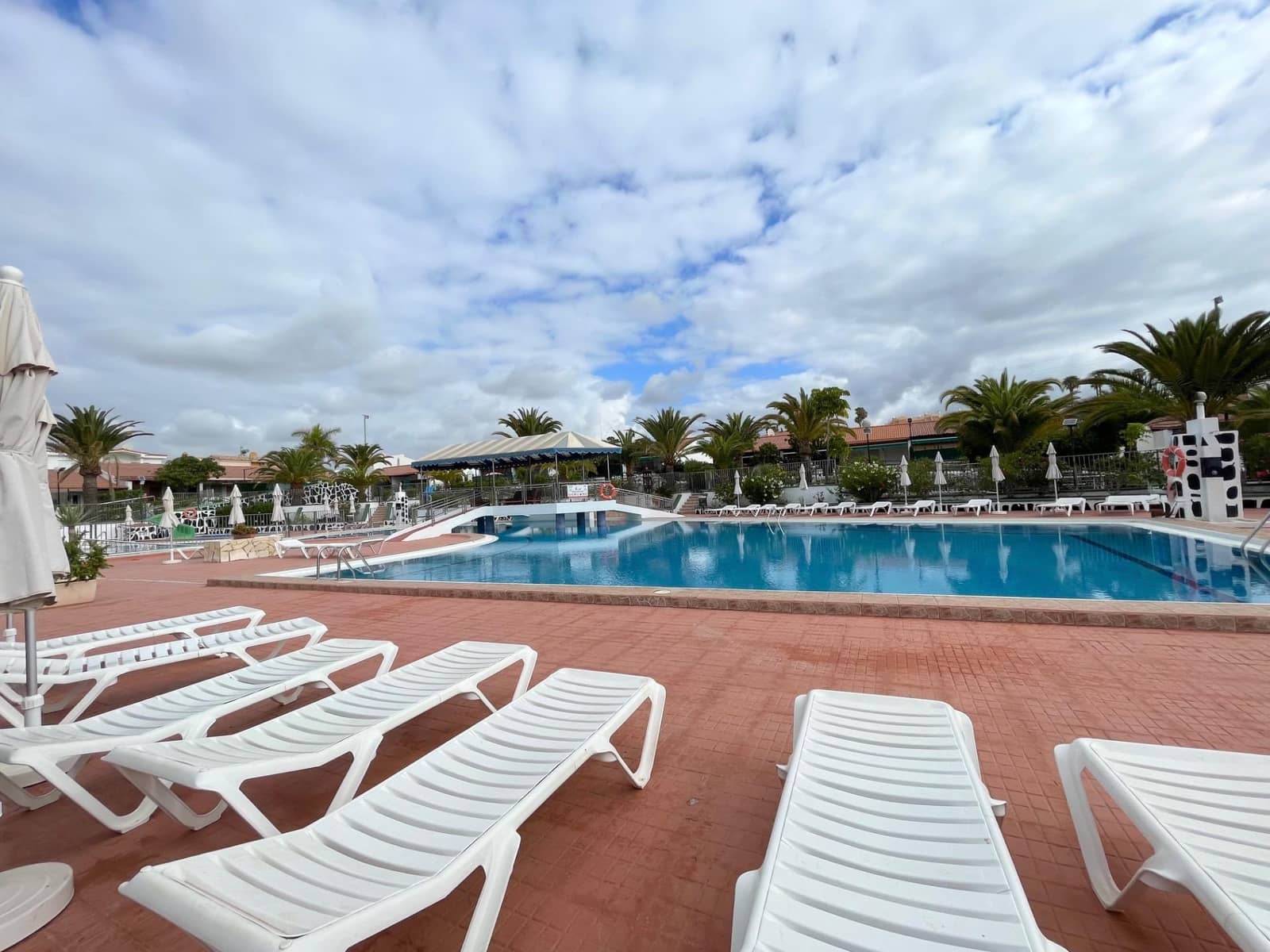 Bungalow de 1 habitación en Sonneland en alquiler con piscina - 1.400 € (Ref: 9797236)