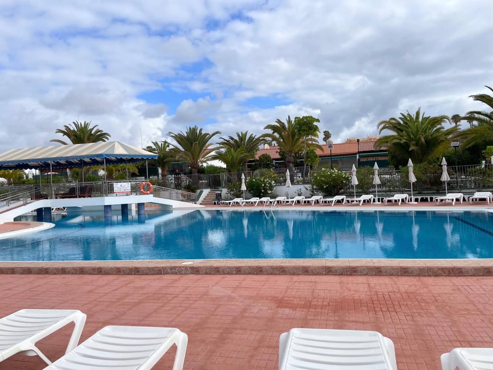Bungalow de 1 habitación en Sonneland en alquiler con piscina - 1.400 € (Ref: 9797236)