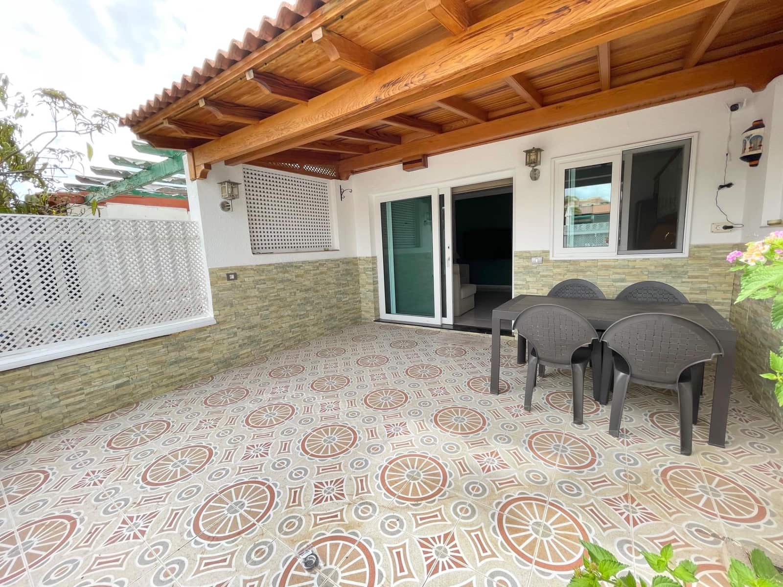 Bungalow de 1 habitación en Sonneland en alquiler con piscina - 1.400 € (Ref: 9797236)