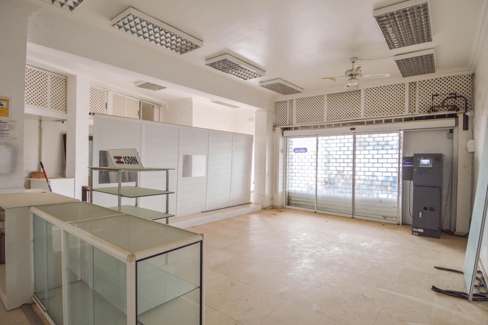 Commercial for sale in Puerto Rico - € 349,000 (Ref: 9823011)