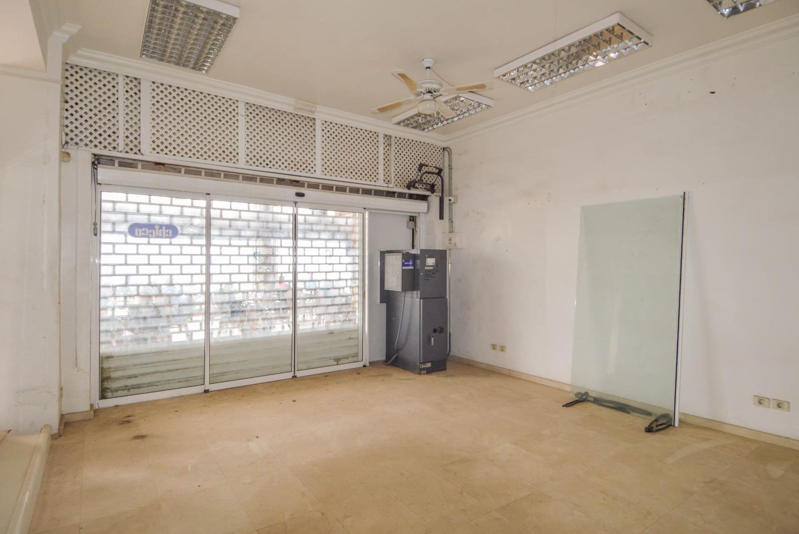 Commercial for sale in Puerto Rico - € 349,000 (Ref: 9823011)