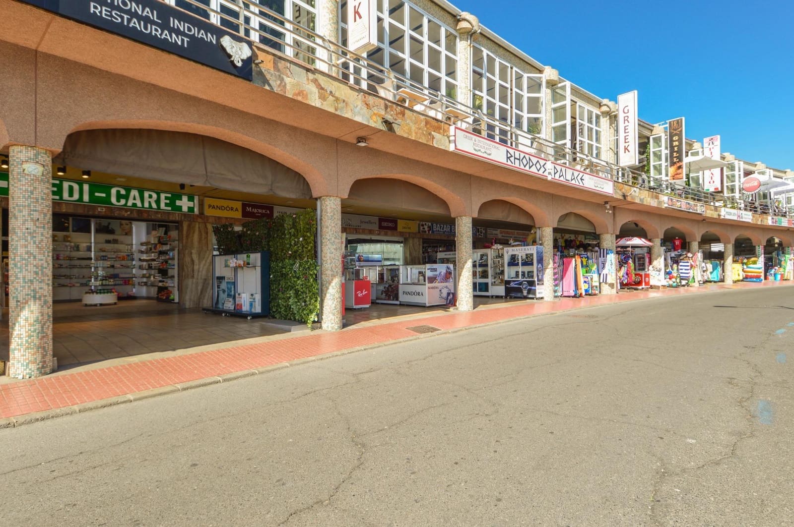 Commercial for sale in Puerto Rico - € 349,000 (Ref: 9823011)